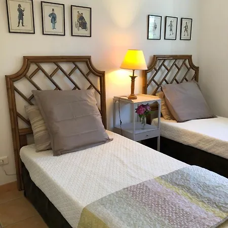 The Gatehouse * 卡斯特尔